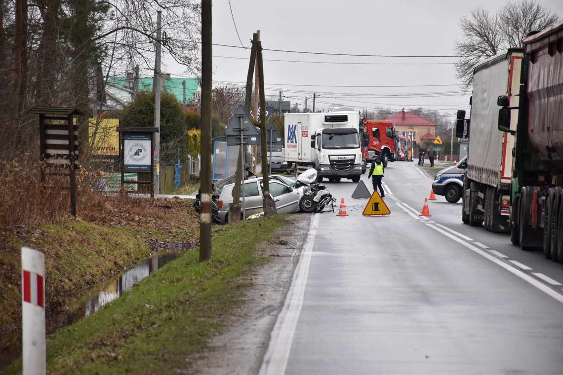 Piątkowiec. Wypadek na DW 984 z Mielca do Tarnowa, są ranni!