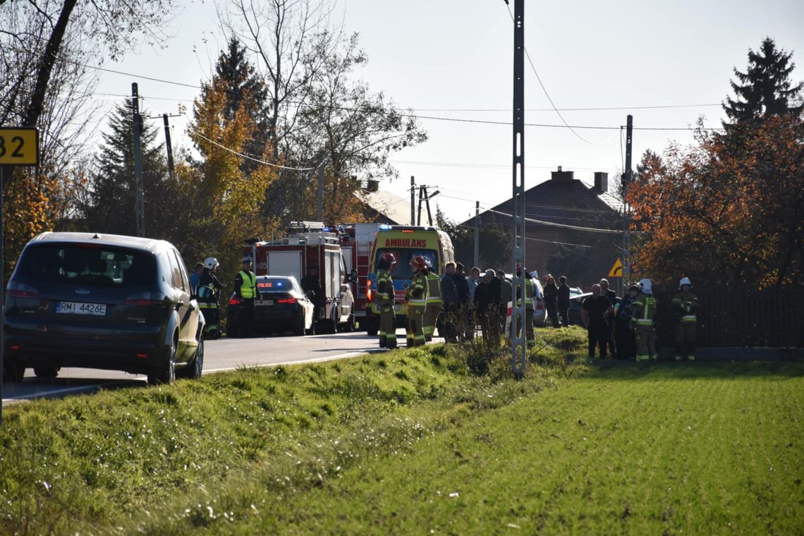 Cztery osoby poszkodowane w wypadku na DW 982 w Sadkowej Górze. Dziecko zabrane śmigłowcem LPR do szpitala