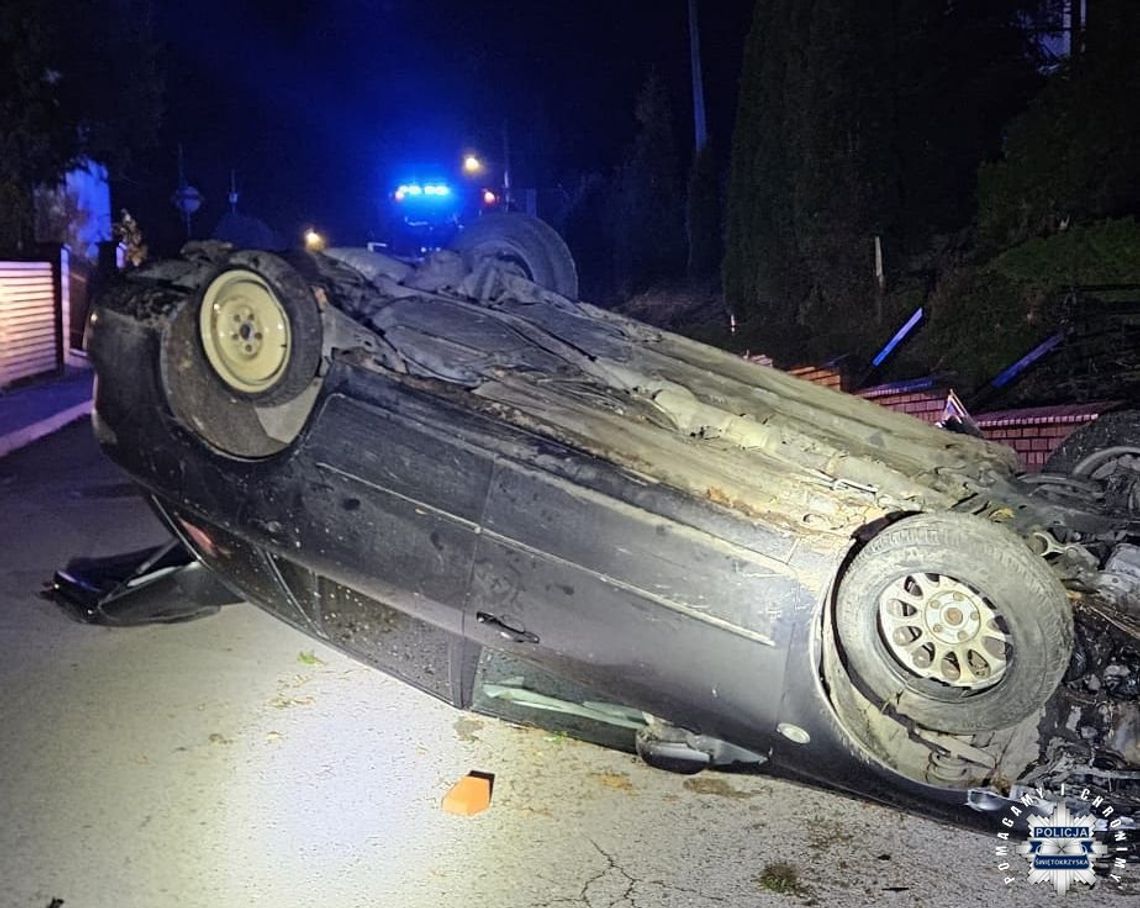 Pijany kierowca Mazdy wjechał w ogrodzenie w Sandomierzu