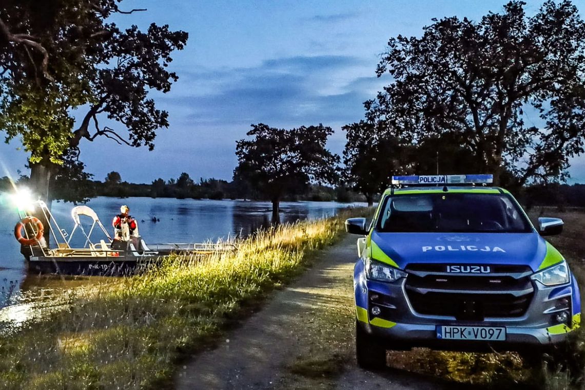 Podkarpaccy policjanci wspierają powodzian w województwie dolnośląskim