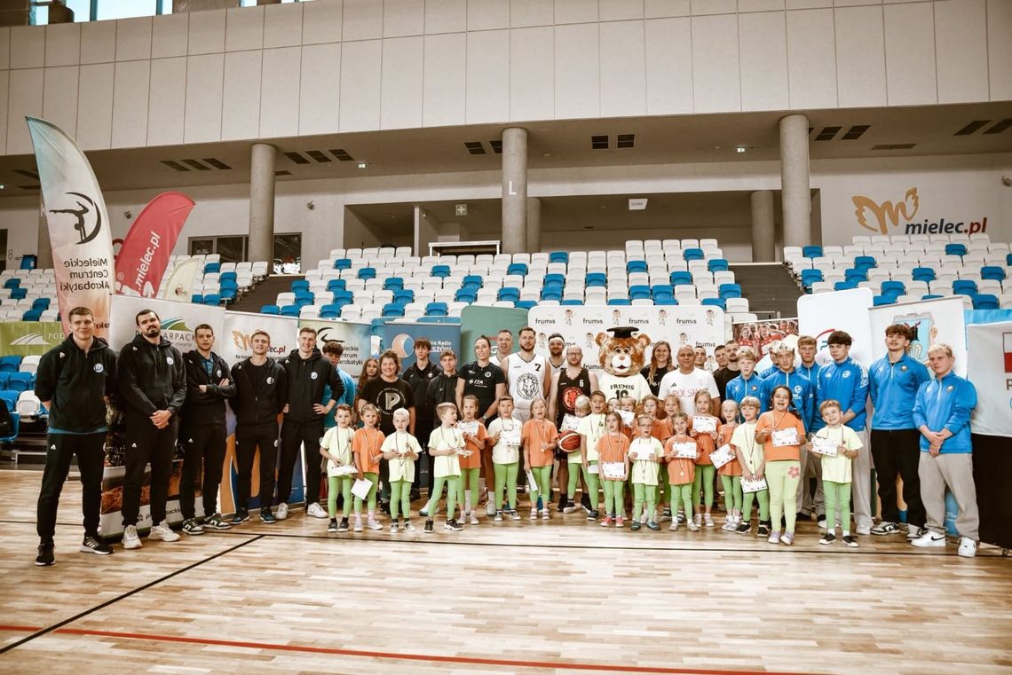 Podkarpacka Mini Olimpiada Przedszkolaka w Mielcu. Podkarpacka Mini Olimpiada Przedszkolaka w Mielcu.