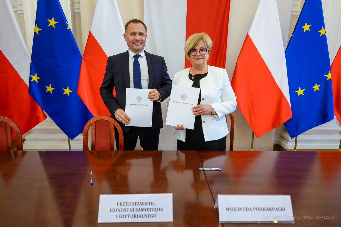 Podpisanie umowy. Większe bezpieczeństwo mieszkańców Gminy Przecław.