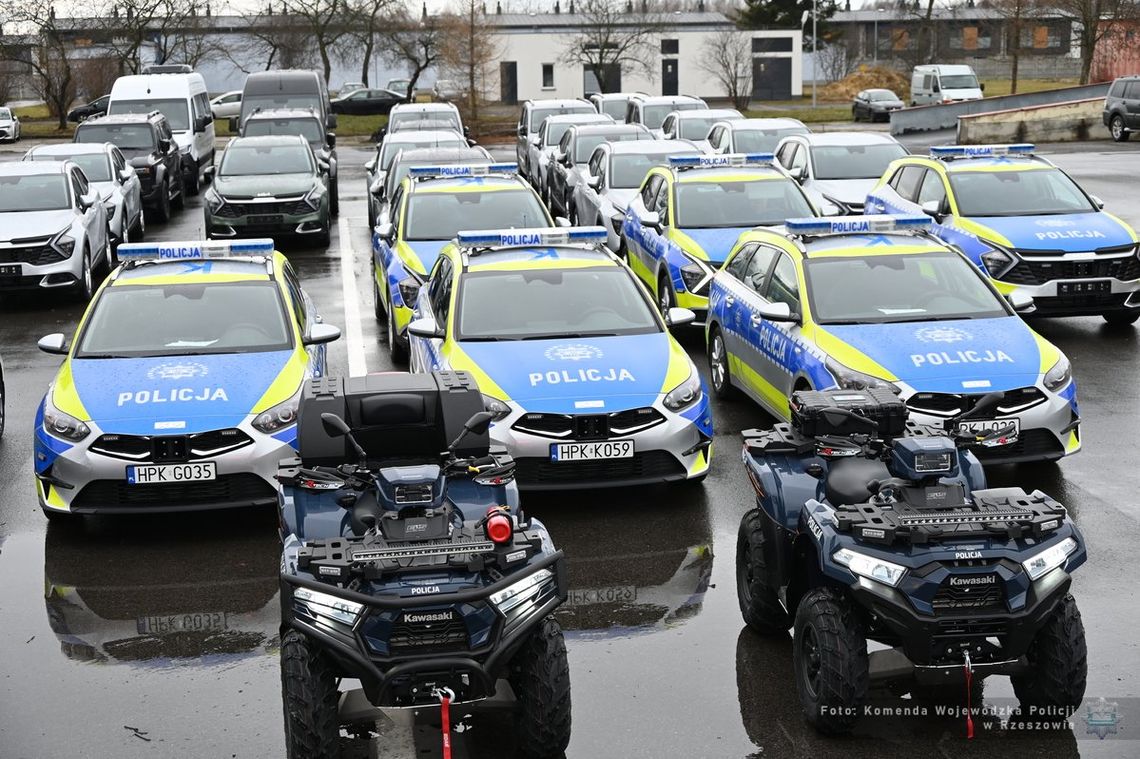 Policja wzbogaciła się o nowe pojazdy i sprzęt. Trafią do jednostek z podkarpacia