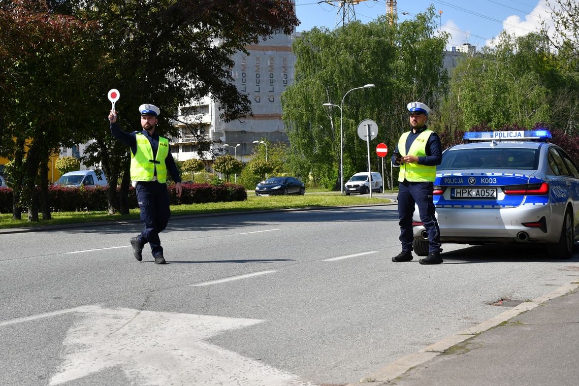 Policjanci apelują o ostrożność na drodze