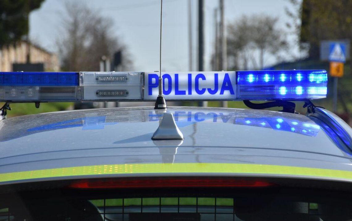 Policjanci zabezpieczali miejsce znalezienia niewybuchów przy budowie przystanku kolejowego w Mielcu