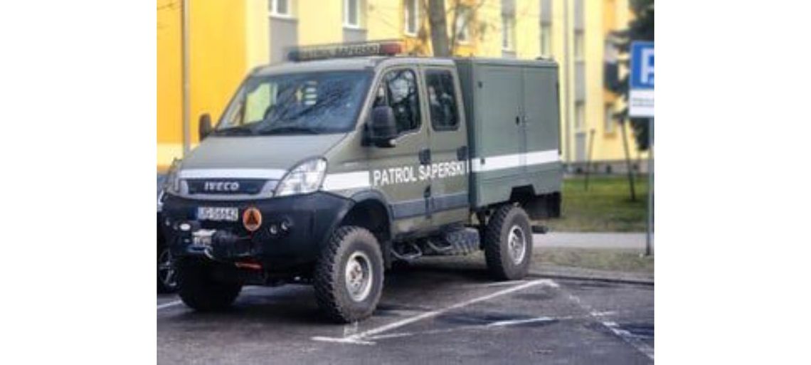 Policjanci zabezpieczali miejsce znalezienia niewybuchu