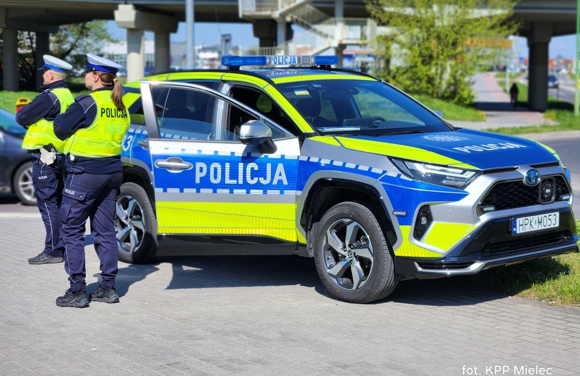 Potrącenie rowerzystki. Policjanci apelują o ostrożność! Potrącenie rowerzystki. Policjanci apelują o ostrożność!