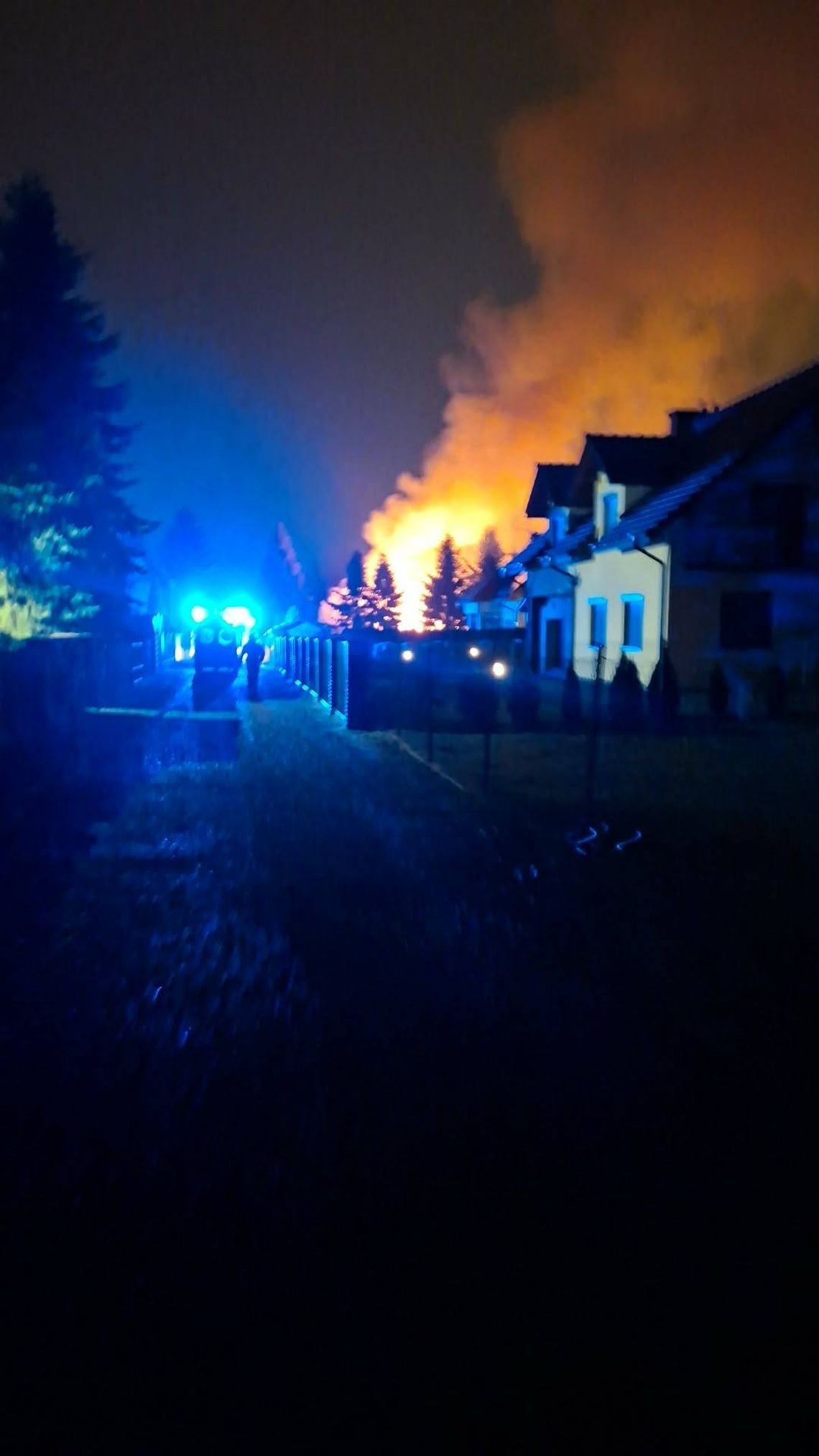 Pożar budynku mieszkalnego w Śledziejowicach. Nie żyje około 60-letni mężczyzna Pożar budynku mieszkalnego w Śledziejowicach. Nie żyje około 60-letni mężczyzna