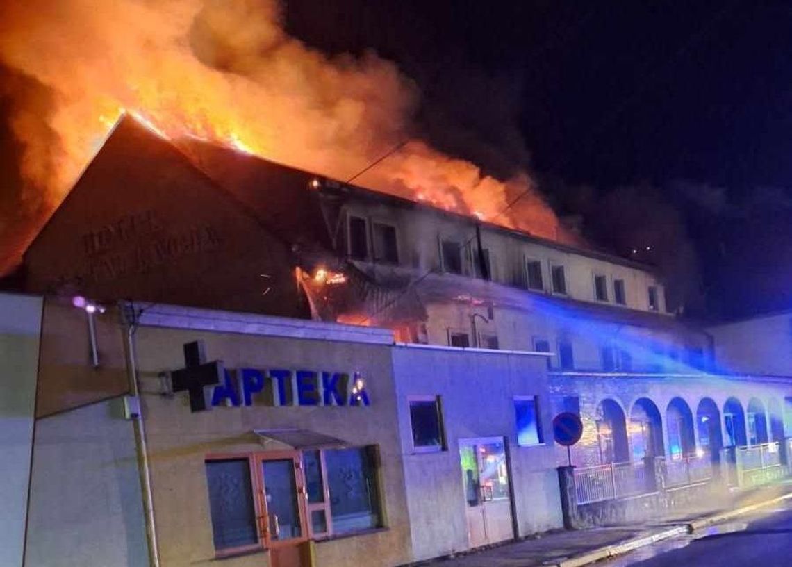 Pożar hotelu w Nowym Brzesku. Pożar gasili strażacy z kilku powiatów!