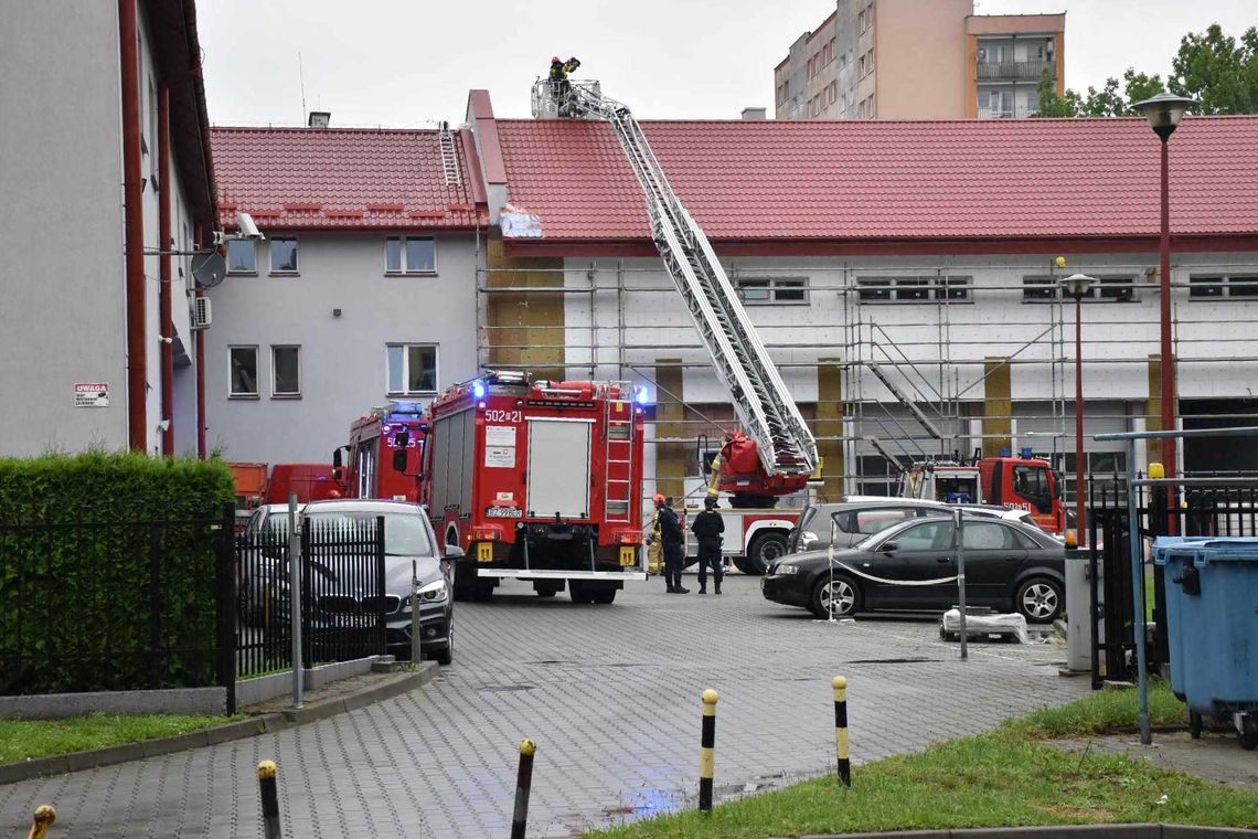 Pożar na dachu budynku straży pożarnej w Mielcu!