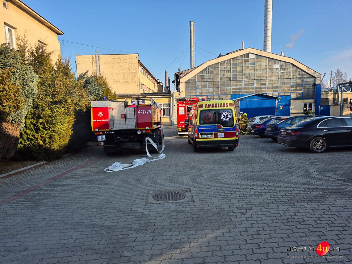 Pożar w hucie szkła w Jaśle, wyciekło płynne szkło Pożar w hucie szkła w Jaśle, wyciekło płynne szkło