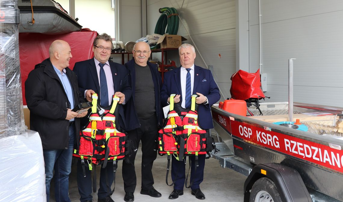 Przekazano sprzęt dla jednostek w Chorzelowie i Rzędzianowicach Przekazano sprzęt dla jednostek w Chorzelowie i Rzędzianowicach