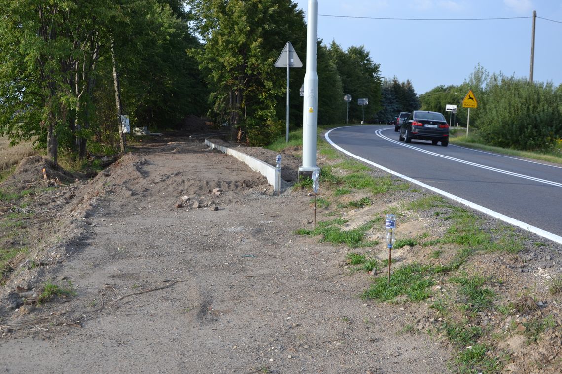 Radomyśl i Zdziarzec będą połączone chodnikiem