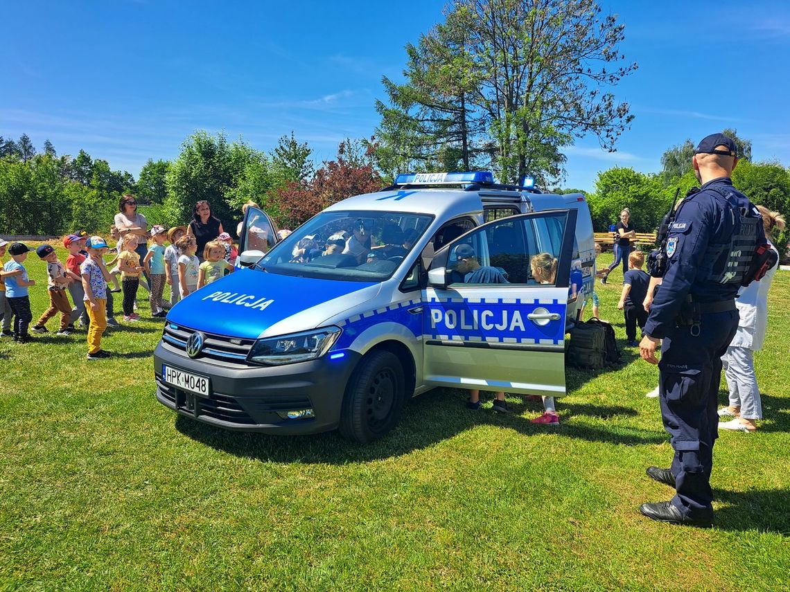 Rzemień. Policjanci z wizytą u przedszkolaków