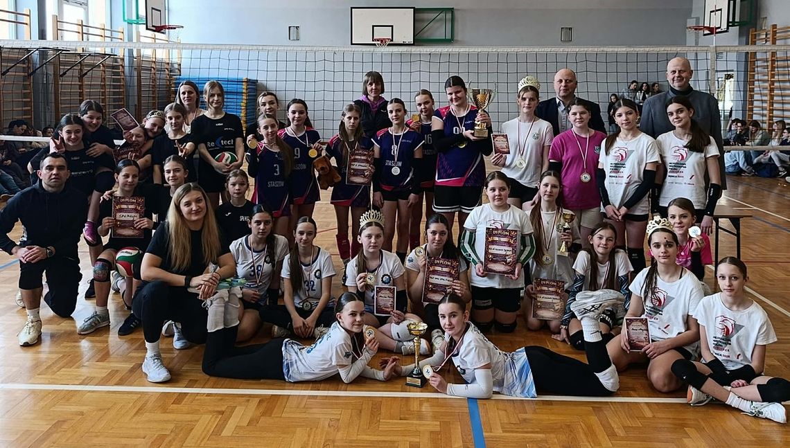 Siatkarski Karnawał w SP6 w Mielcu