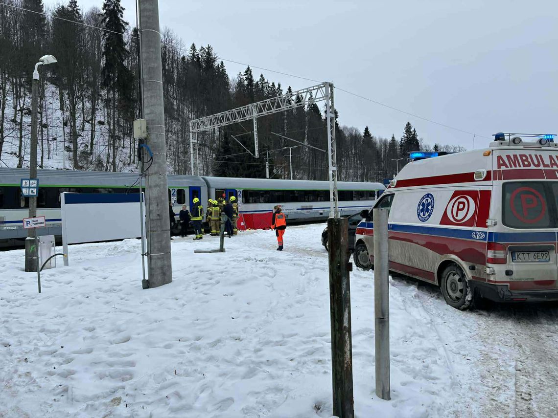 Śmiertelne potrącenie przez pociąg w Biały Dunajcu. Ewakuowano około 650 osób
