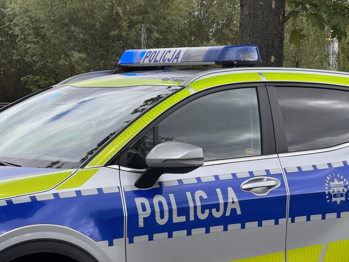 Szaleńczy pościg za pijanym motorowerzystą! Uciekał przed policją, porzucił pojazd i ruszył pieszo Szaleńczy pościg za pijanym motorowerzystą! Uciekał przed policją, porzucił pojazd i ruszył pieszo