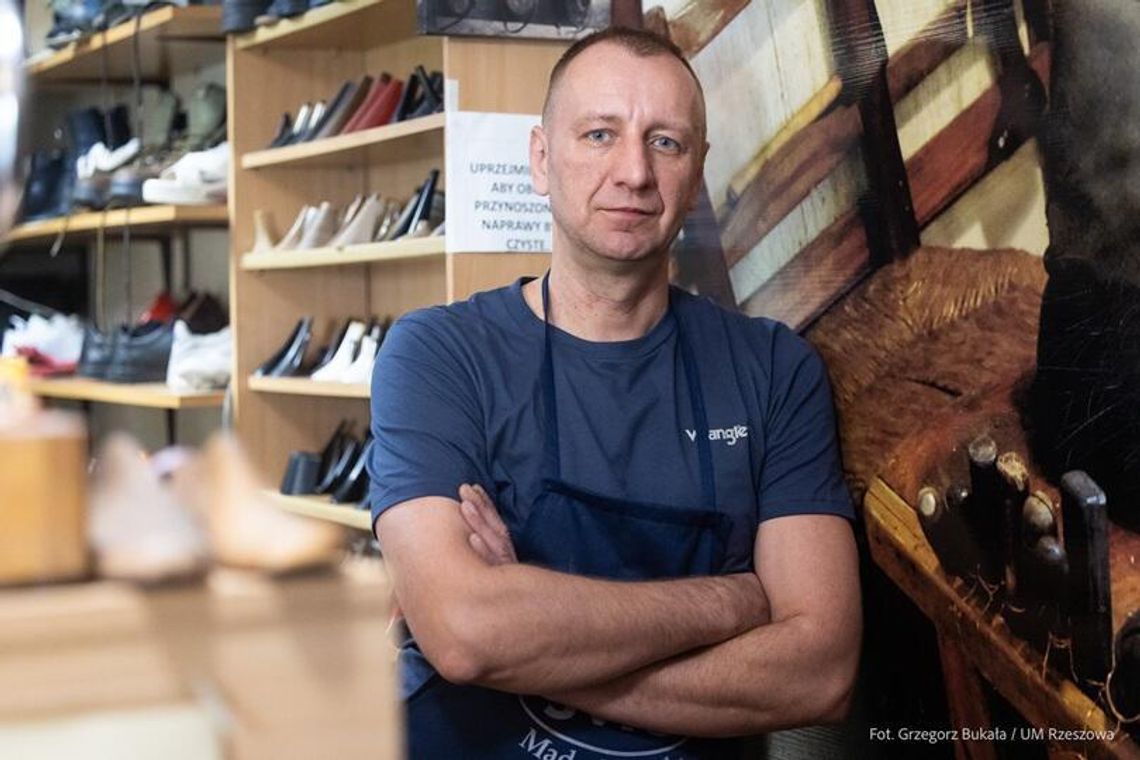 Szewc, do którego ustawiają się kolejki. Rekordowy dzień w Rzeszowie