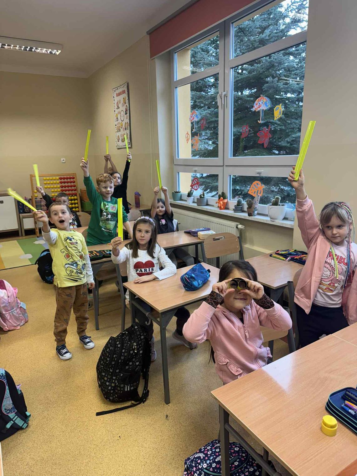 Szkoła Podstawowa nr 8 w Mielcu włączyła się w akcje "Odblaskowa szkoła" Szkoła Podstawowa nr 8 w Mielcu włączyła się w akcje "Odblaskowa szkoła"