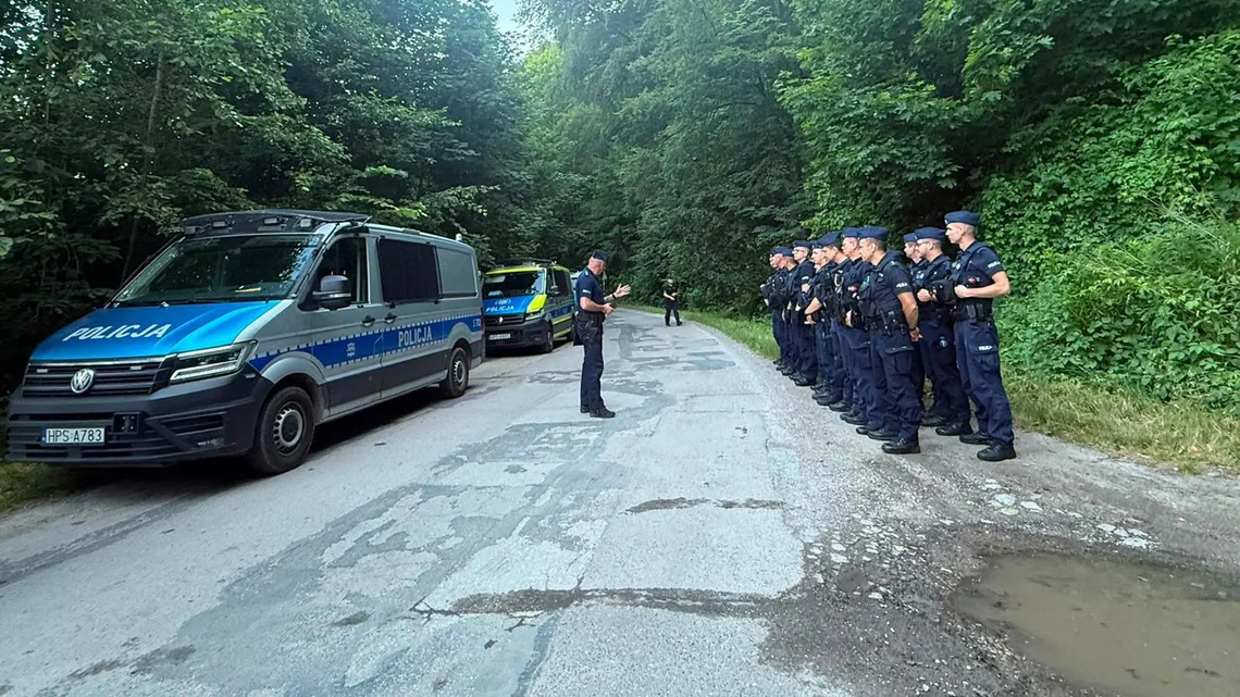 Tajemnicza śmierć 64-latki w Borkowie pod Kielcami. Policja poszukuje męża kobiety Tajemnicza śmierć 64-latki w Borkowie pod Kielcami. Policja poszukuje męża kobiety