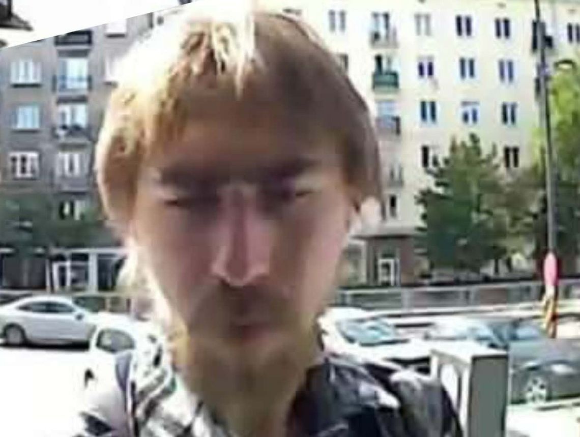 Tego nie przewidział. Internetowego oszusta złapała kamera