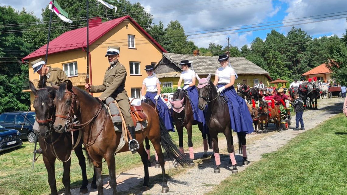 Tradycja połączona z piękną Paradą Konną w Żarówce