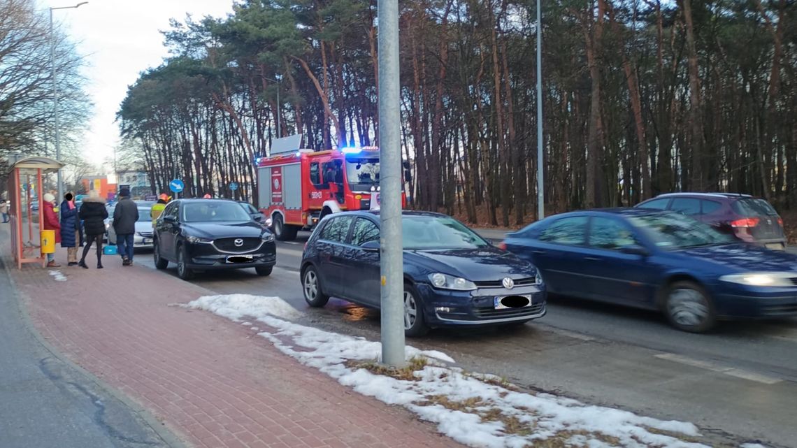 Trzy samochody zderzyły się na ul. Wolności w Mielcu