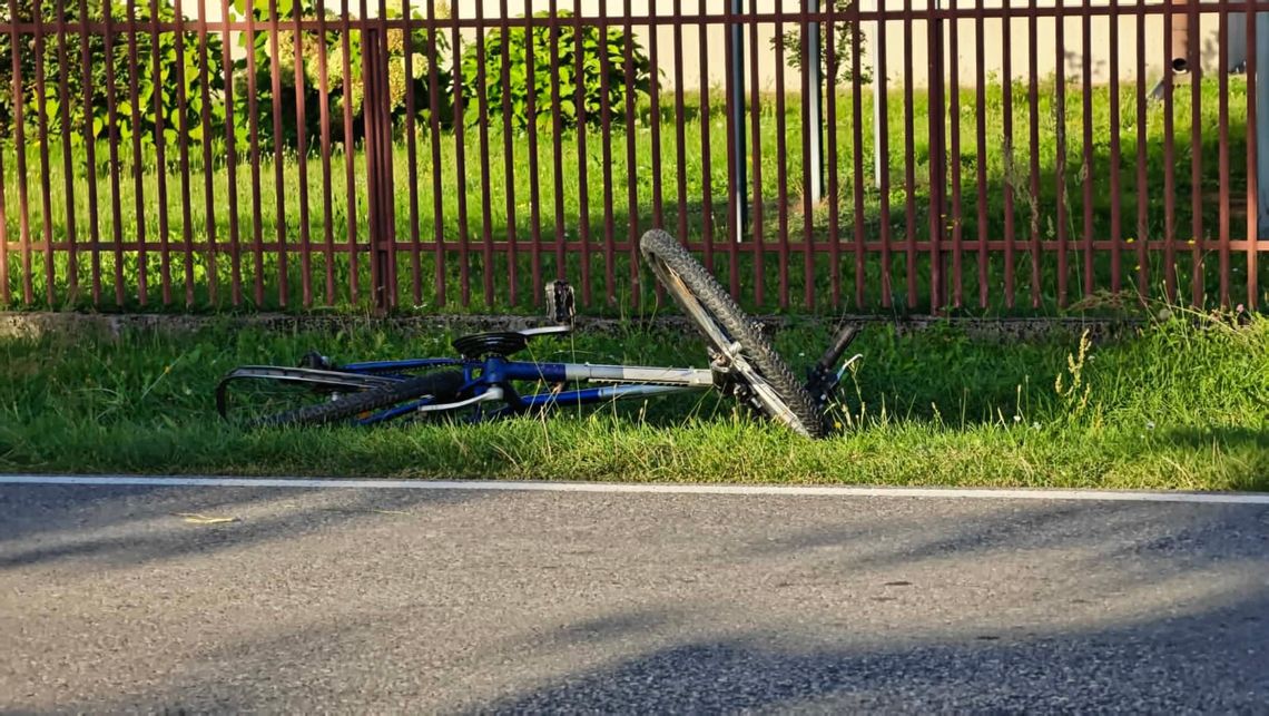 UWAGA potrącenie rowerzysty. Droga nieprzejezdna UWAGA potrącenie rowerzysty. Droga nieprzejezdna