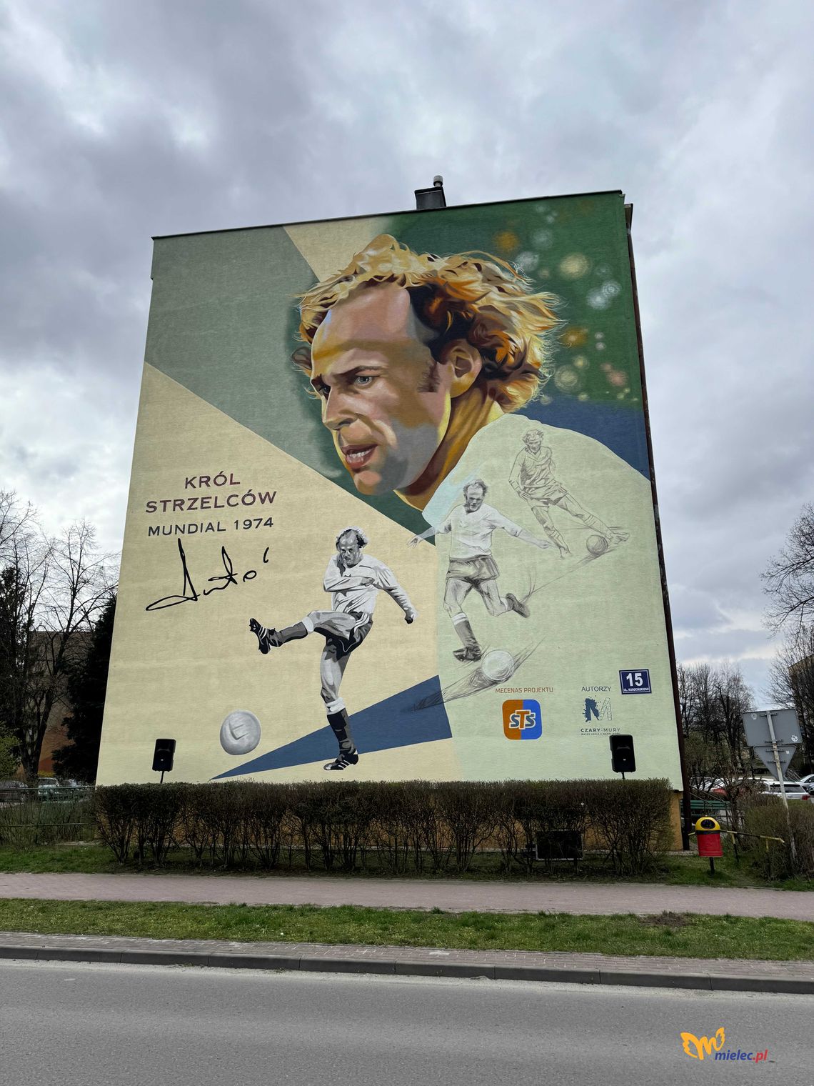 W Mielcu odsłonięto mural Grzegorza Lato