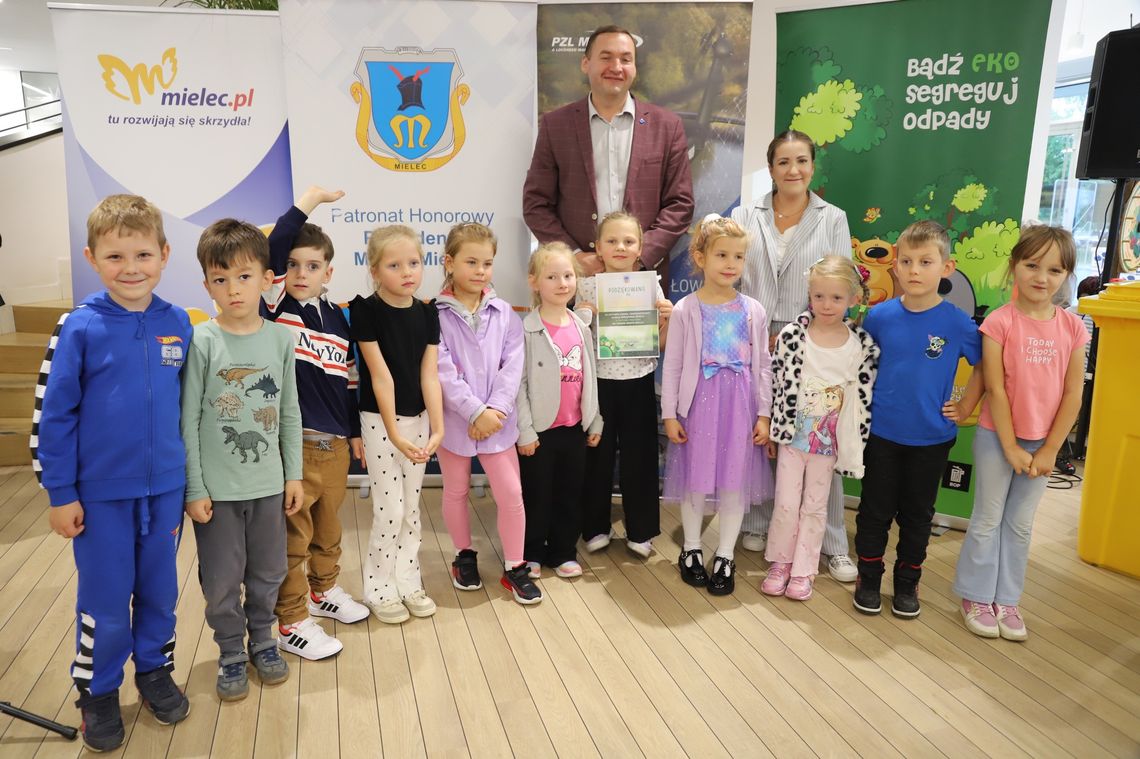 "W naturę z kulturą". Akcja sprzątania Mielca