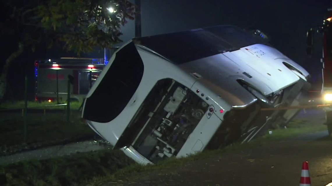 Wypadek autokaru na Podkarpaciu. Dziewięć osób trafiło do szpitala