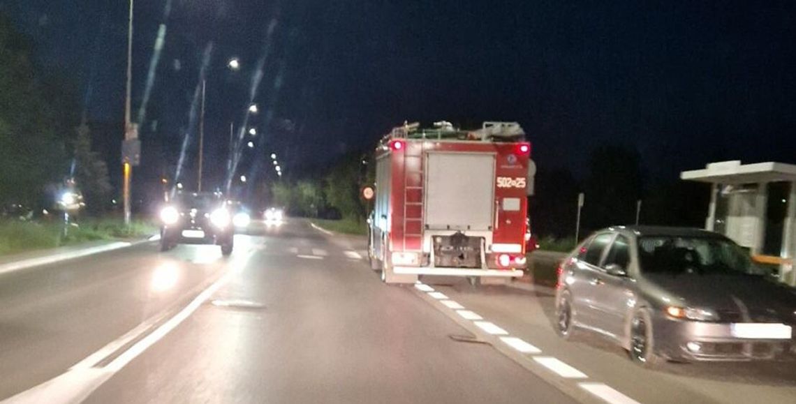 Wypadek na przejściu dla pieszych w Mielcu. Rowerzysta wjechał pod koła samochodu
