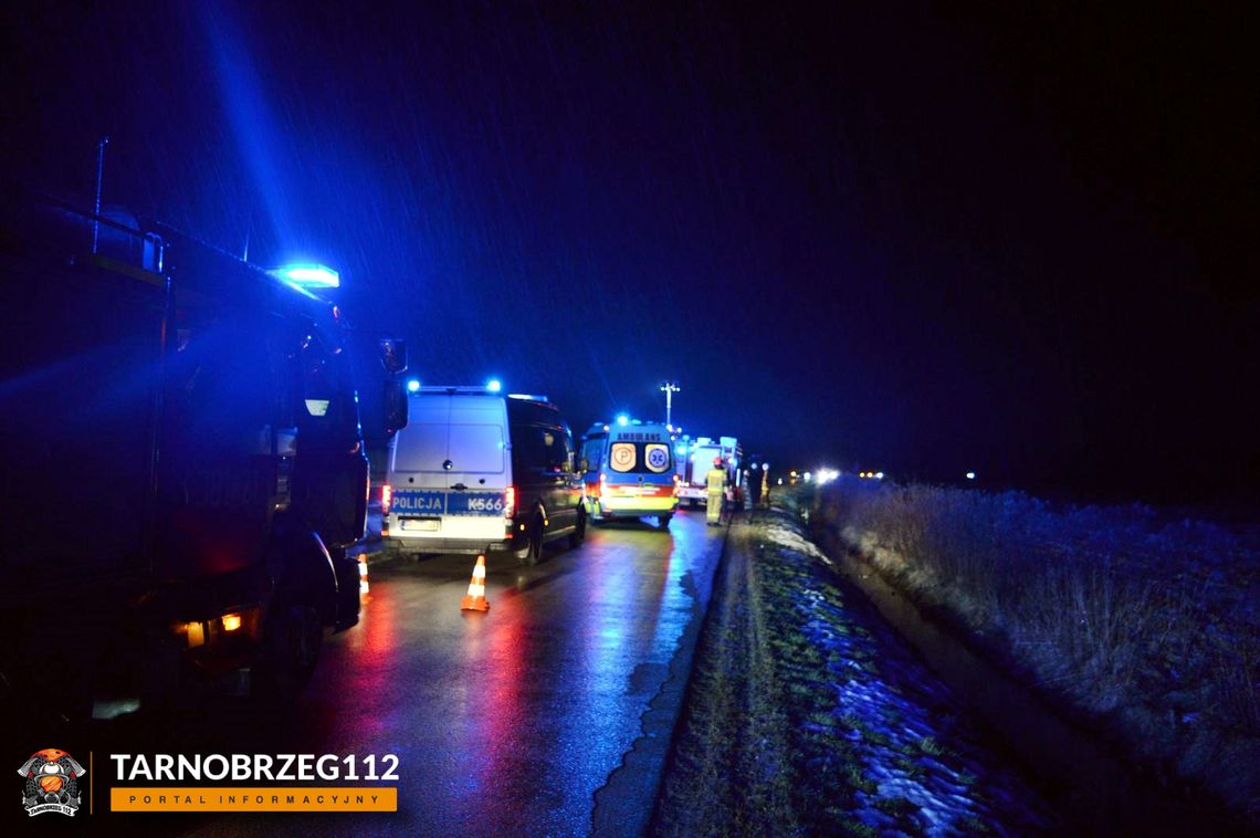 Wypadek pod Tarnobrzegiem. Poszkodowani trafili do szpitala Wypadek pod Tarnobrzegiem. Poszkodowani trafili do szpitala
