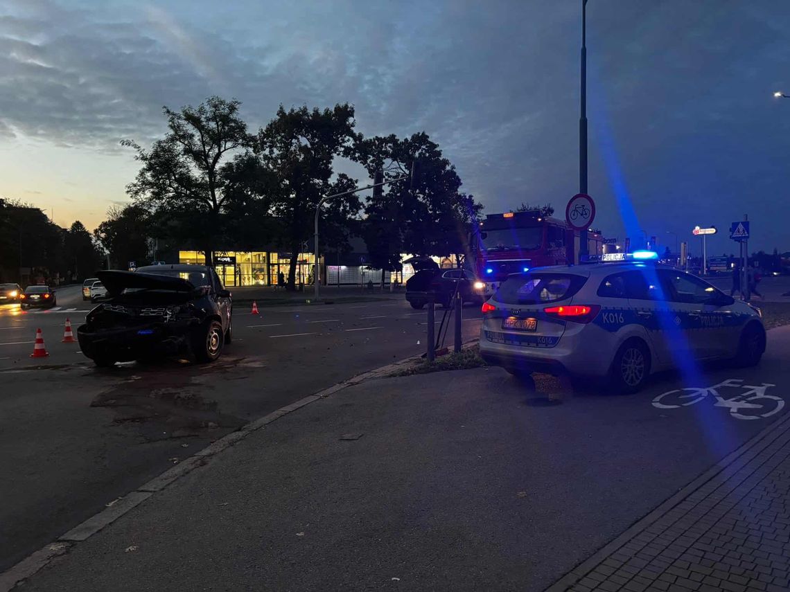 Wypadek w Mielcu. Przejazd na czerwonym świetle