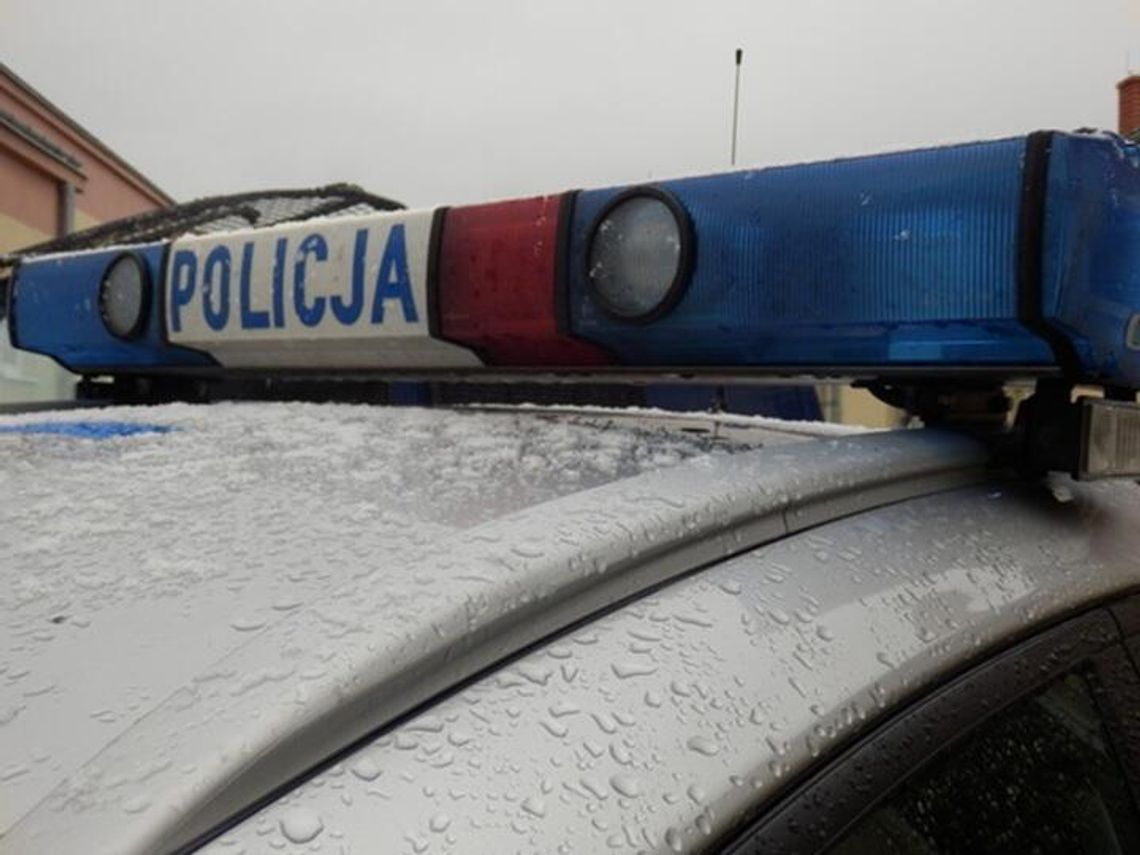 Wypadek w Radomyślu Wielkim. Kierowca uderzył w słup Wypadek w Radomyślu Wielkim. Kierowca uderzył w słup