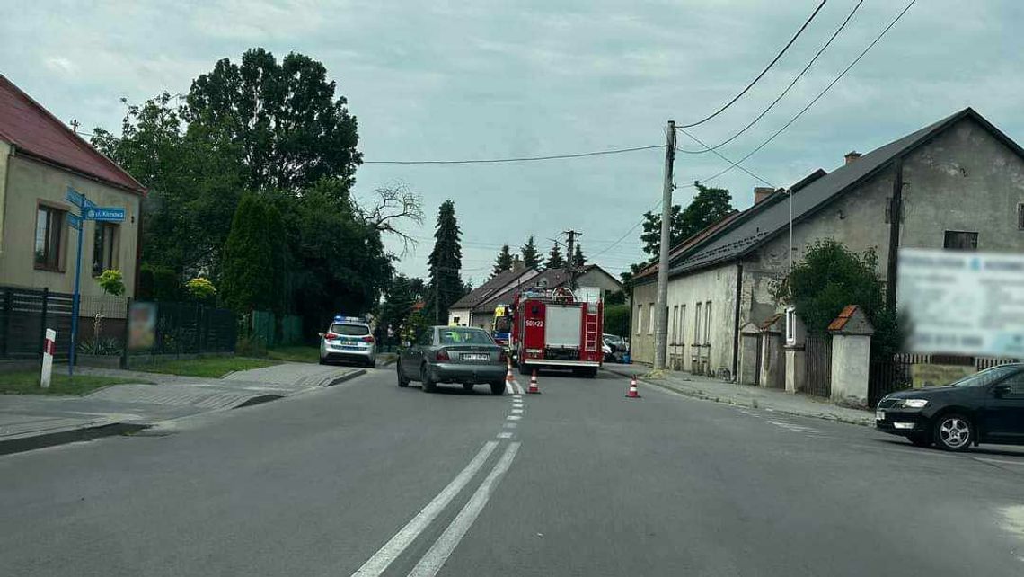 Wypadek w Radomyślu Wielkim. Kierowca zasłabł w czasie jazdy. 3 osoby poszkodowane