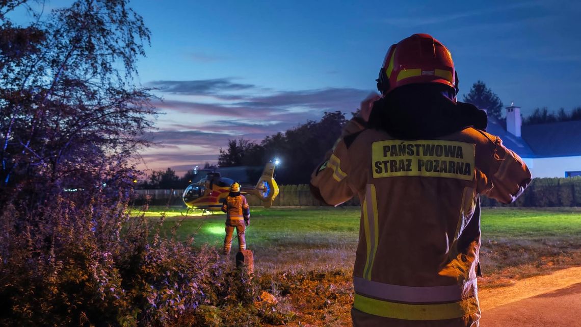 Wypadek w zakładzie w Maliniu. Mężczyzna spadł z wysokości, śmigłowiec LPR zabrał go do szpitala w Staszowie