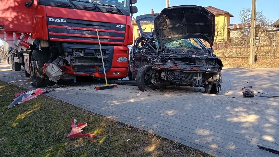 Wypadek w Złotnikach. Droga zablokowana! Wypadek w Złotnikach. Droga zablokowana!