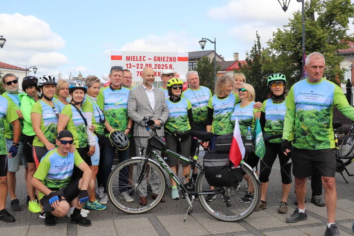 Wystartowała wyprawa rowerowa do Gniezna