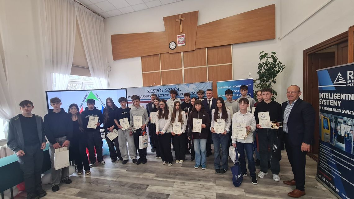 XIII Edycja PKWT "Elektro- Tech" w ZS im. prof. J. Groszkowskiego w Mielcu XIII Edycja PKWT "Elektro- Tech" w ZS im. prof. J. Groszkowskiego w Mielcu