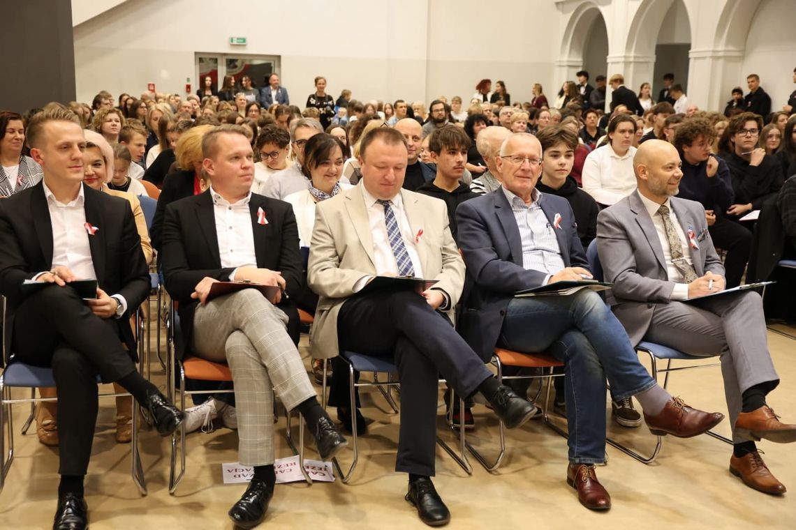 XVI Dyktando Niepodległościowe w Mielcu. XVI Dyktando Niepodległościowe w Mielcu.