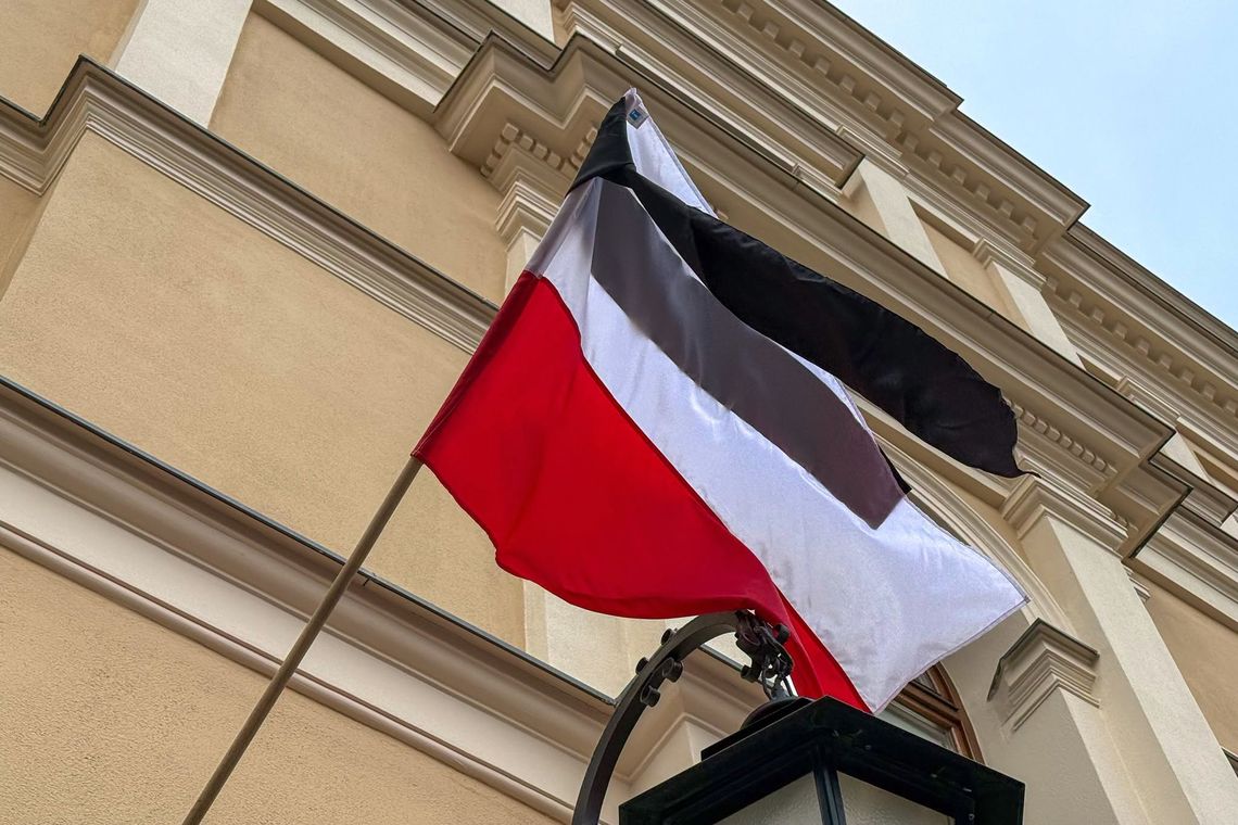 Żałoba miejska w Jarosławiu po tragedii w Opactwie. Odwołano wszystkie miejskie wydarzenia Żałoba miejska w Jarosławiu po tragedii w Opactwie. Odwołano wszystkie miejskie wydarzenia