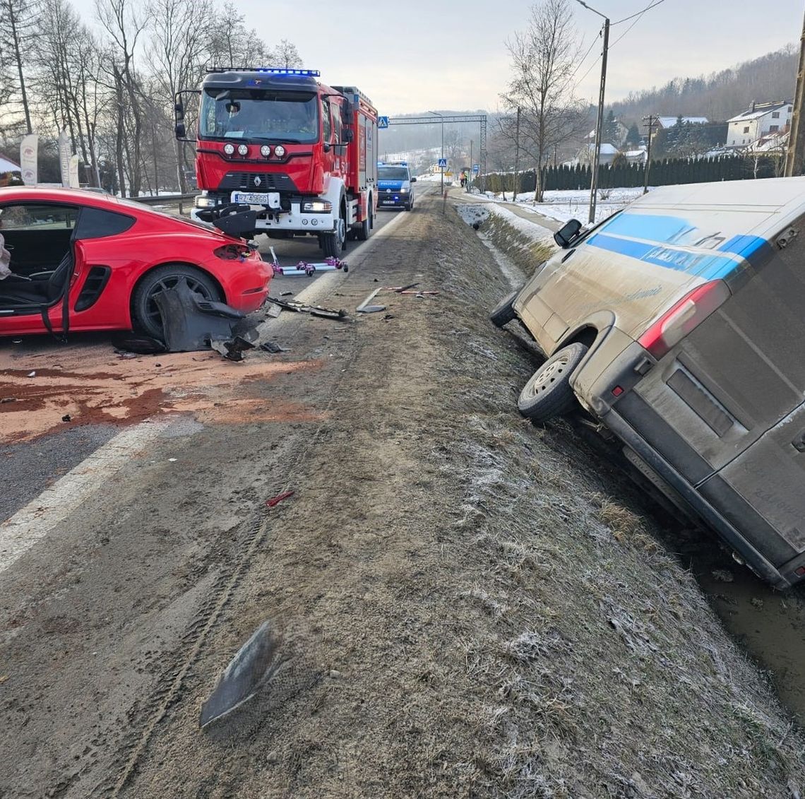 Zdarzenie z udziałem trzech pojazdów na DK 19 Zdarzenie z udziałem trzech pojazdów na DK 19