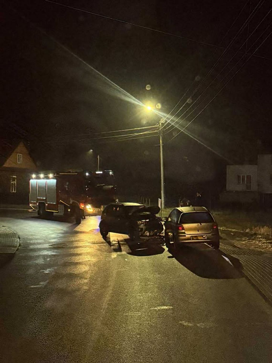 Zderzenie samochodów w Tuszymie. Są ranni