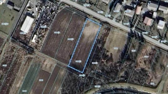 Sprzedam działkę  budowlaną o powierzchni 2 225 m²