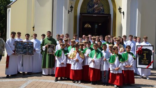 Ksiądz Marcin po siedmiu latach żegna się ze swoimi parafianami w Przecławiu [ZDJĘCIA]
