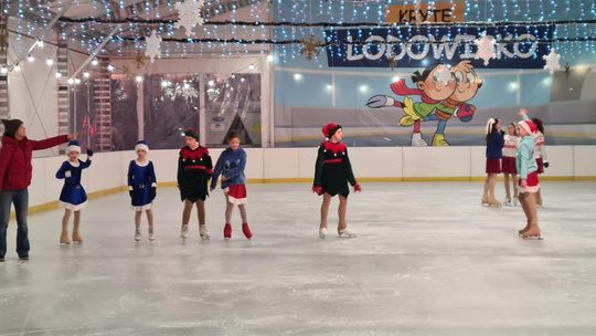 Otwarcie lodowiska w Mielcu [zdjęcia]