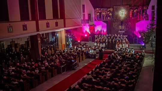 Kolędowy koncert Zespołu Pieśni i Tańca „Rzeszowiacy” w Mielcu [zdjęcia]