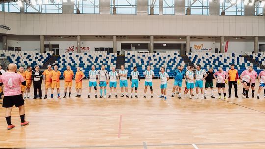 Turniej Halowej Piłki Nożnej Oldboys 45+ o Puchar Prezydenta Miasta Mielca [zdjęcia]