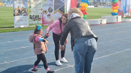 Powiatowa Sztafeta w Kolorowych Skarpetkach w Mielcu